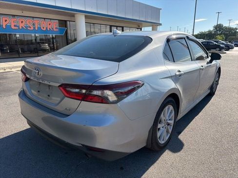 Used 2022 Toyota Camry LE FWD image 4