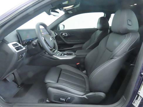 Used 2025 BMW 230i Coupe w/ Convenience Package image 20