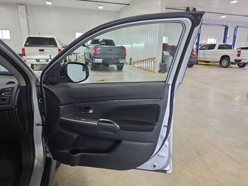 Used 2020 Mitsubishi Outlander Sport ES AWD/4WD image 27