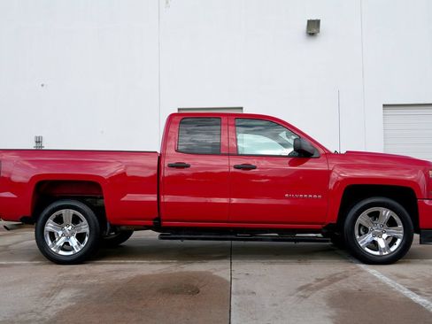 Used 2018 Chevrolet Silverado 1500 Custom w/ Custom Convenience Package RWD image 13