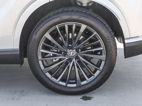 Used 2025 Lexus RX 350 Premium w/ Convenience Package FWD image 12