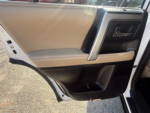 Used 2014 Toyota 4Runner SR5 image 15