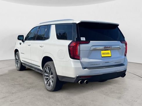 Used 2021 GMC Yukon Denali w/ Denali Premium Package AWD/4WD image 3