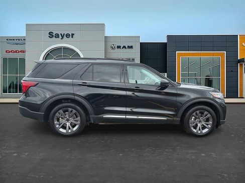 Used 2025 Ford Explorer Active w/ Active Comfort Package AWD/4WD image 8