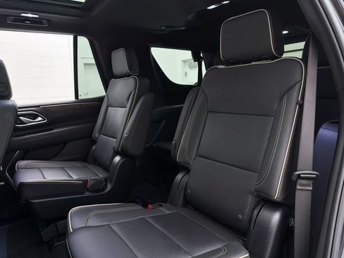 Used 2024 Chevrolet Tahoe Premier AWD/4WD image 25