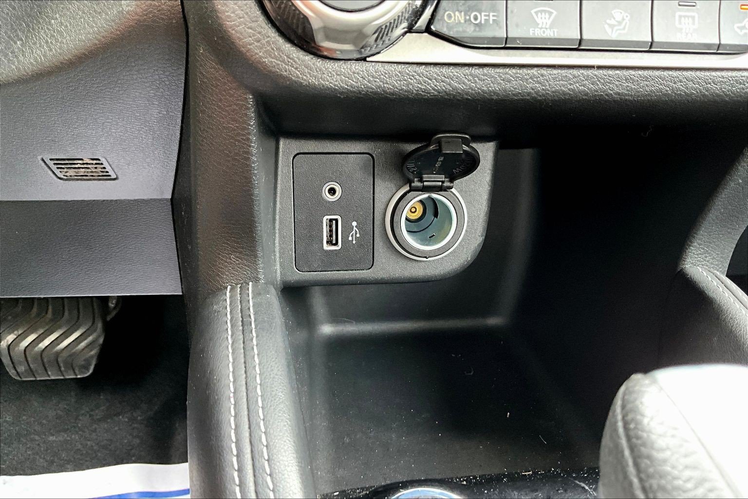 Used 2018 Nissan Kicks SV FWD image 12
