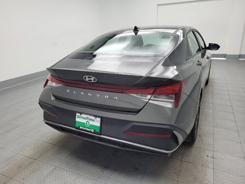 Used 2024 Hyundai Elantra SEL image 7
