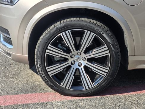 Certified 2025 Volvo XC90 T8 Core w/ Protection Package image 16