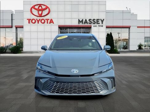 Used 2025 Toyota Camry SE w/ Convenience Package FWD image 8