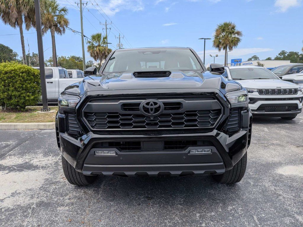 Used 2025 Toyota Tacoma TRD Sport w/ TRD Sport Premium Package AWD/4WD image 8
