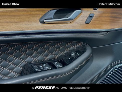 Used 2024 Jeep Grand Cherokee L Summit AWD/4WD image 3