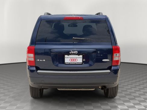 Used 2016 Jeep Patriot Latitude AWD/4WD image 10
