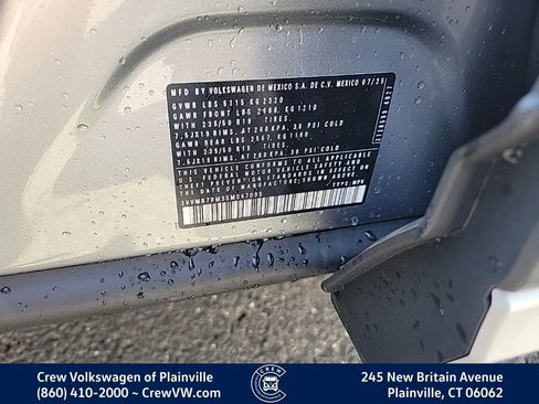 New 2025 Volkswagen Tiguan SE image 40