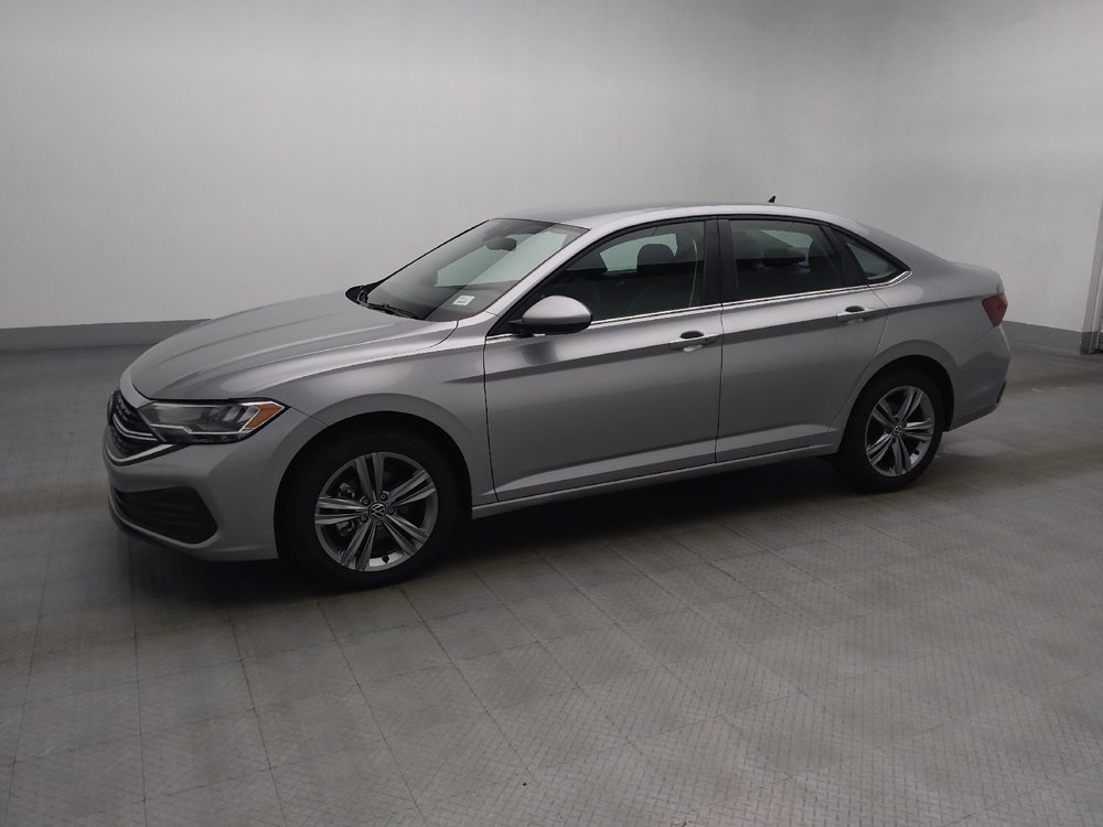 Used 2024 Volkswagen Jetta SE FWD image 2