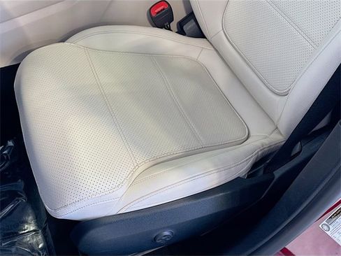 Certified 2025 Mercedes-Benz GLC 300 4MATIC image 20