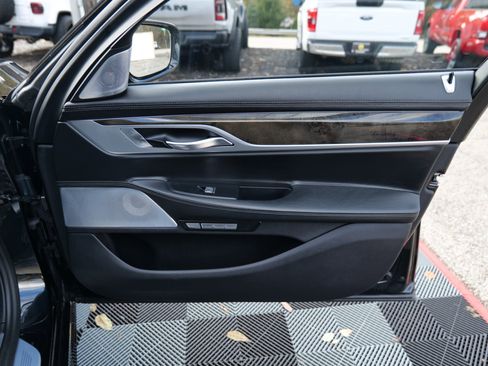 Used 2018 BMW M760i xDrive M760i xDrive Sedan image 34