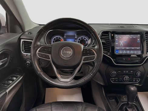 Used 2019 Jeep Cherokee Limited FWD image 23