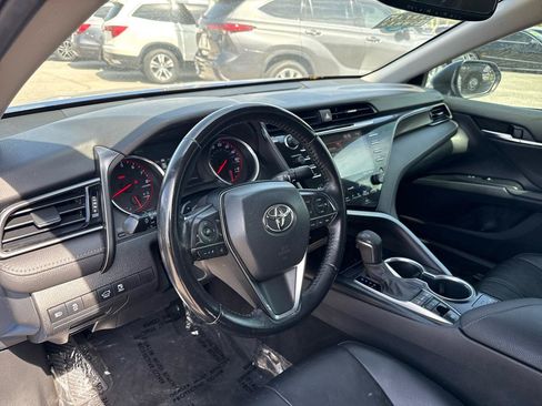 Used 2020 Toyota Camry XSE FWD image 8