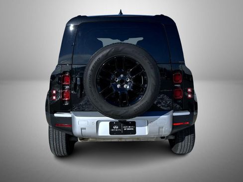 Used 2025 Land Rover Defender 110 S image 6