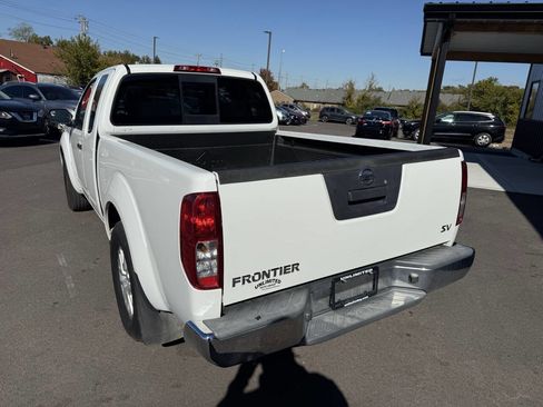Used 2019 Nissan Frontier SV image 12