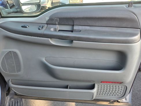 Used 2004 Ford F250 XL RWD image 13