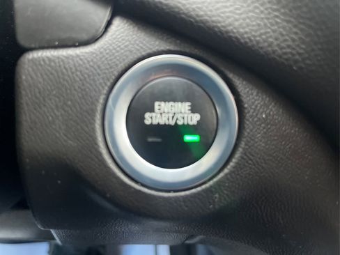 Used 2023 Chevrolet Equinox LT image 29