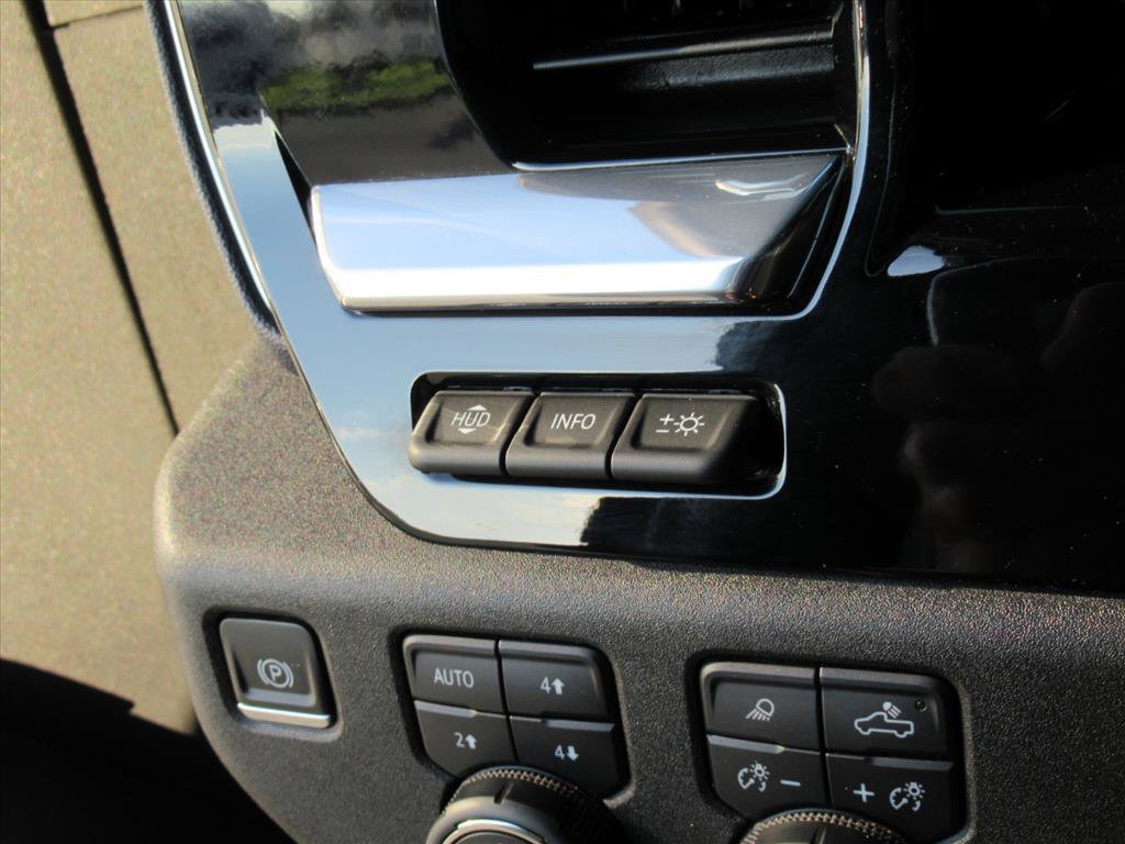 Used 2024 Chevrolet Silverado 2500 High Country w/ Technology Package AWD/4WD image 29