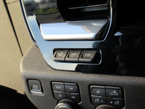 Used 2024 Chevrolet Silverado 2500 High Country w/ Technology Package image 29