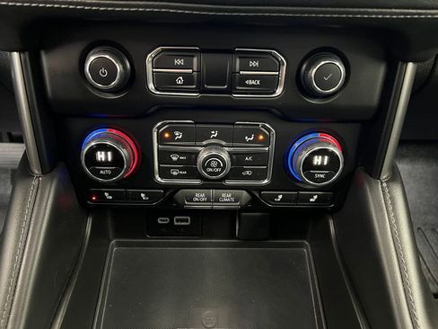 Used 2023 Chevrolet Tahoe LT w/ LT Signature Plus Package image 17