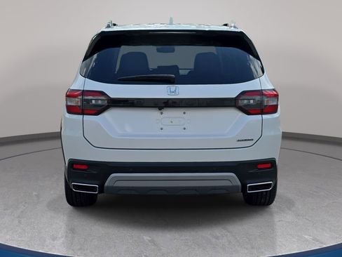Used 2025 Honda Pilot Touring image 6