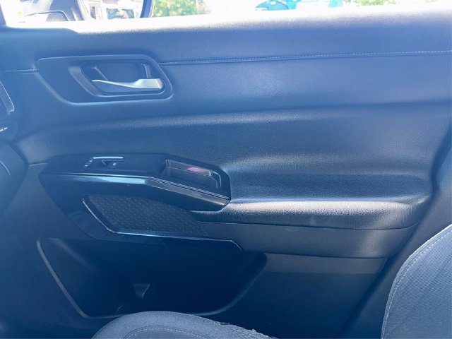 Used 2022 Nissan Pathfinder SV FWD image 19
