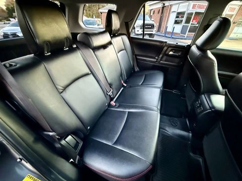 Used 2018 Toyota 4Runner TRD Off-Road Premium image 10