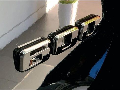 Used 2023 Land Rover Range Rover Long Wheelbase Autobiography image 11