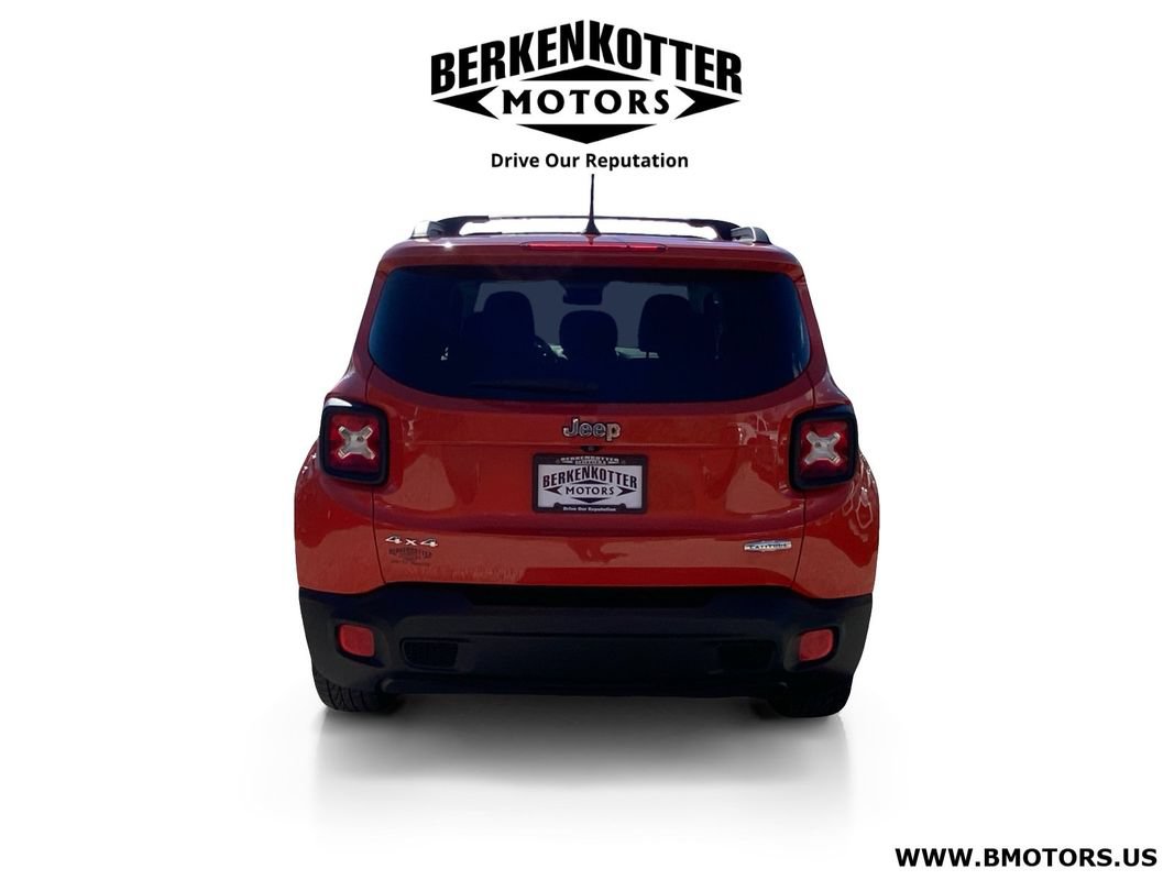 Used 2016 Jeep Renegade Latitude w/ Popular Equipment Group AWD/4WD image 4