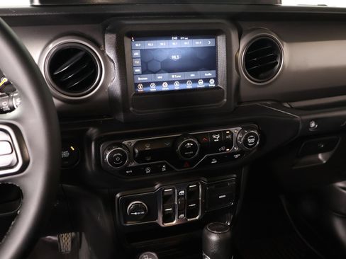 Used 2023 Jeep Wrangler Unlimited Sport AWD/4WD image 5
