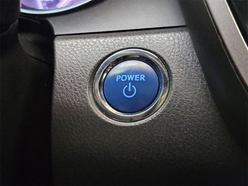 Used 2018 Toyota Camry XLE image 35