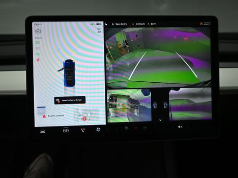 Used 2022 Tesla Model Y Long Range image 12