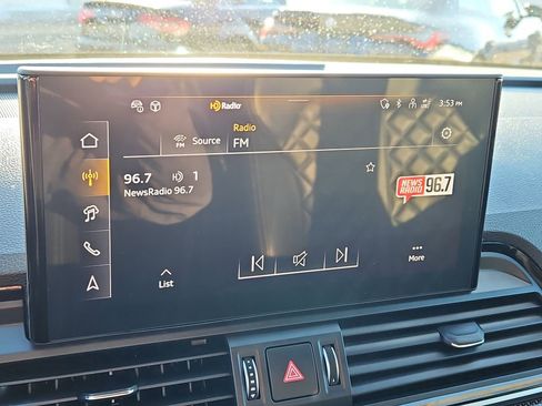 Used 2025 Audi SQ5 Premium Plus w/ Premium Plus Package image 31