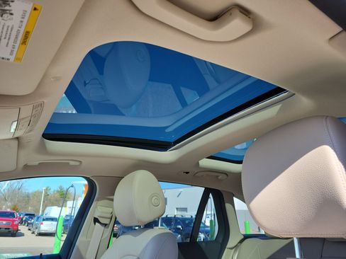 Used 2022 Mercedes-Benz GLC 300 GLC 300 image 30