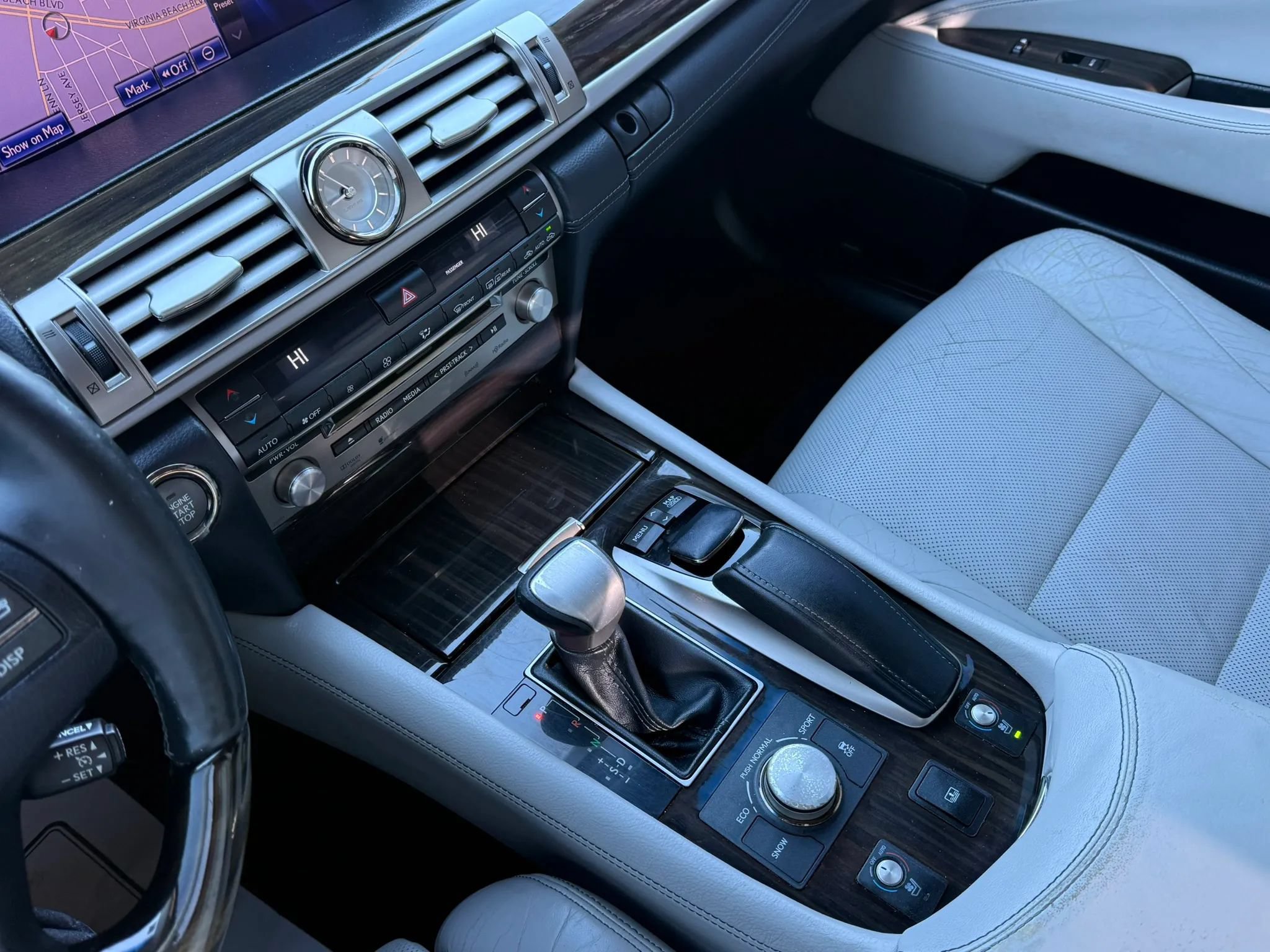 Used 2013 Lexus LS 460 AWD w/ Comfort Pkg image 13
