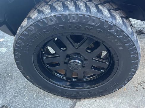 Used 2009 HUMMER H3 Luxury image 18