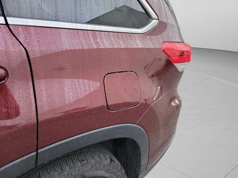 Used 2017 Toyota Highlander XLE image 20