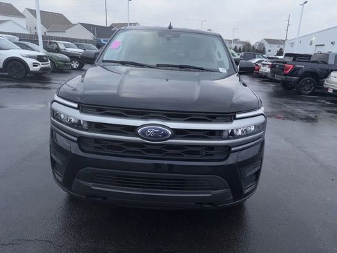 Certified 2023 Ford Expedition Max XLT image 3