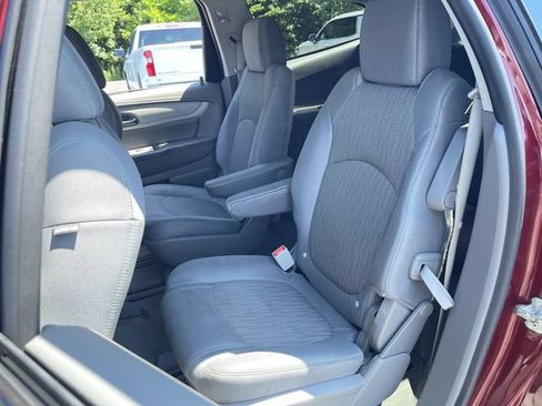 Used 2017 Chevrolet Traverse LT FWD image 22