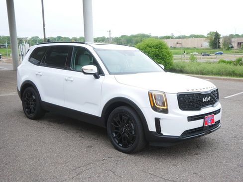 Used 2022 Kia Telluride EX w/ EX Premium Package AWD/4WD image 3