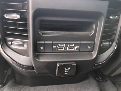 Used 2022 RAM 1500 Limited w/ Body-Colour Bumper Group AWD/4WD image 18