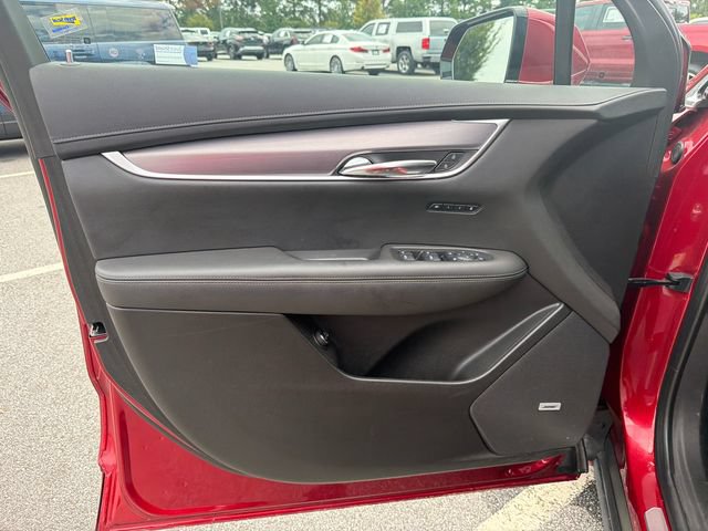 Certified 2024 Cadillac XT6 Luxury w/ LPO, Floor Liner Package AWD/4WD image 7