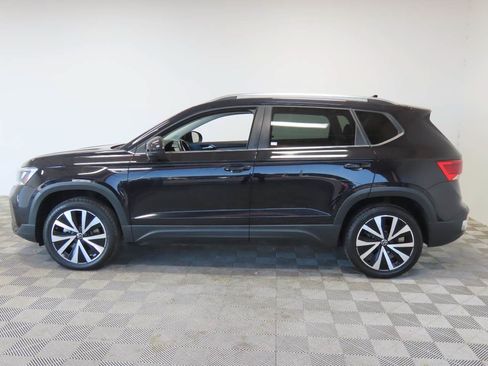 Used 2024 Volkswagen Taos SE FWD image 5