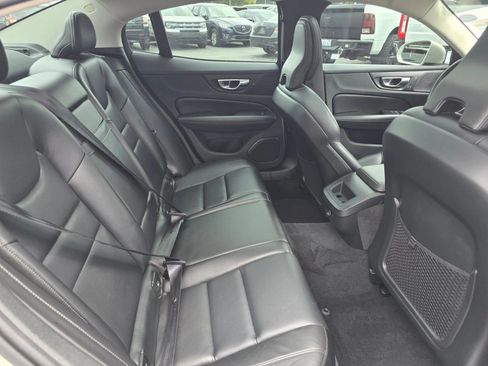 Used 2019 Volvo S60 T5 Momentum w/ Multimedia Package FWD image 13