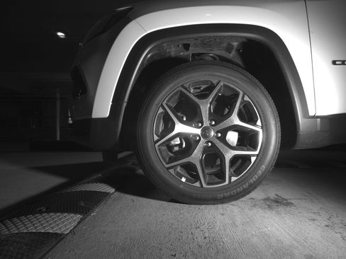 Used 2025 Jeep Compass Limited AWD/4WD image 12